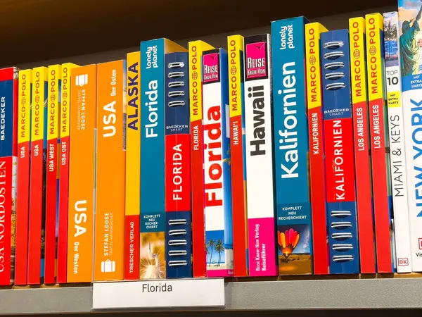 ABD, Alaska, Florida, California ve Hawaii 'nin yer aldığı seyahat rehberleri..