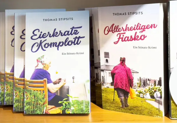 Thomas suç romanları yığınını işaretliyor: Avusturyalı köy ortamlarındaki yaşlı kadın karakterler.