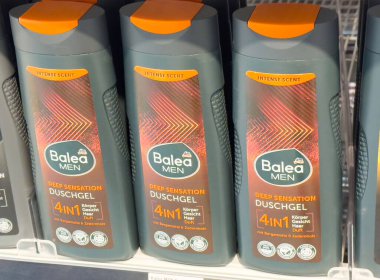 Balea 'lı adamlar mağazada 4' te 1 yoğun koku jeli görüntüsü.