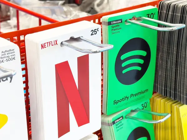 Perakende mağazasında hediye kartlarını göster ve bozdur.