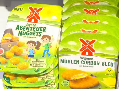 Vejetaryen soya proteini nugget ve cordon bleu ambalajlama.