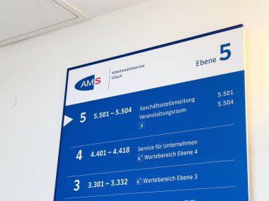Ams Köy Ofisi zemin ve oda detaylarıyla işaret dili.