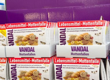 Mağaza ayarında vandal lebensmittel-mottenfell ekran.