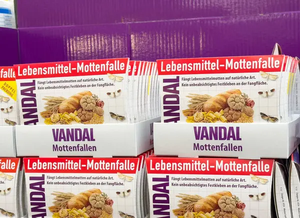 Mağaza ayarında vandal lebensmittel-mottenfell ekran.