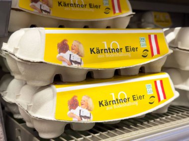 Marka ve bayrak tasarımlı Avusturya yumurta kutuları.