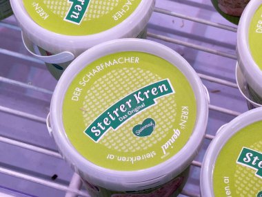 Steirerkren der scharfmacher orijinal yabanturpu kremi soğutulmuş ekranda.