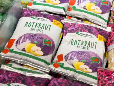 Machland Rotkraut ambalajında rafta elma var..