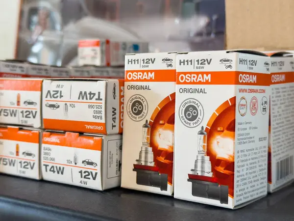 Orijinal H11-12-V ambalaj ambalajı rafta..