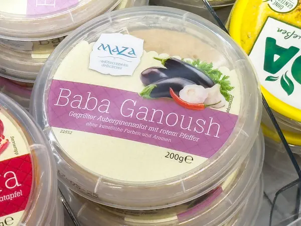 Patlıcanlı ve kırmızı biberli Baba ganoush paketi.