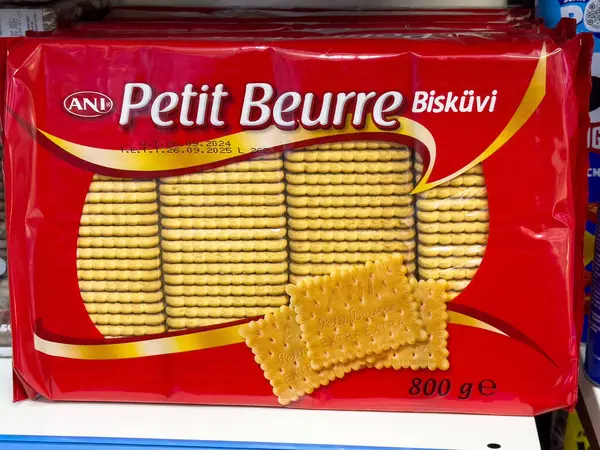 Kırmızı ambalajlı bir paket anl petit beurre bisküvi, 800 gram..