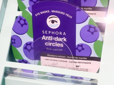 Anti-koyu halkalar için yabanmersini özü ile Sephora göz maskesi paketleme görüntüsü.