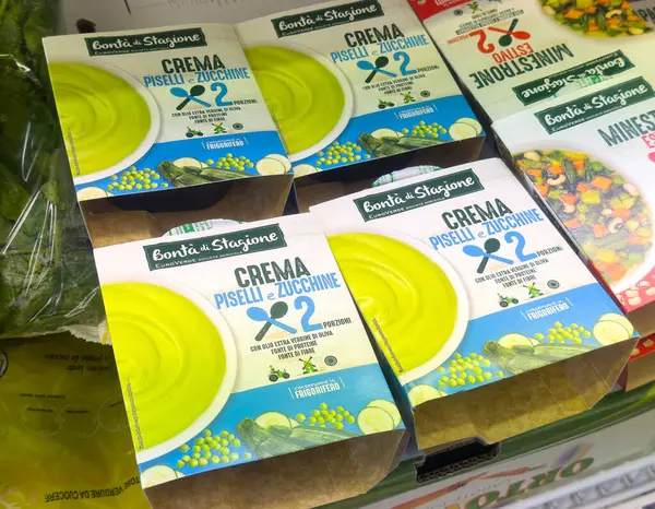 İtalyan krema piselli e kabak çorbası paketinde taze malzemeler var..