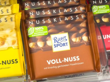 Ritter spor vollnuss çikolatası çeşitli aromalı..