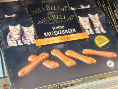 Mia bella schoko katzenzungen çikolata paketleme ve kedi tasarımı.