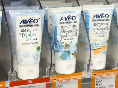 Sınırlı sayıda üretilmiş aveo kış vücut losyonları vitrininde Shea yağı ile.