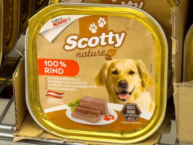Scotty doğa köpek maması. Sığır eti aromalı ve köpek imajlı..