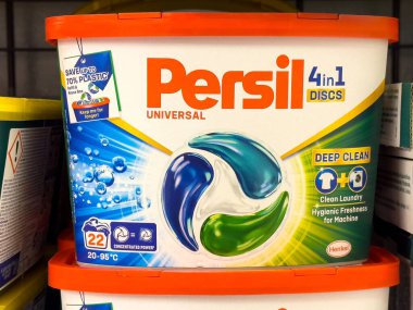 Derin ve temiz çamaşır deterjanı için Persil evrensel 4 'te 4 diskler.