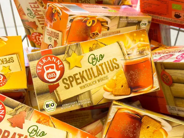 Teekanne bio spekulatius kışı baharatlı çay ve kurabiyeli kutusuyla geçiriyor..