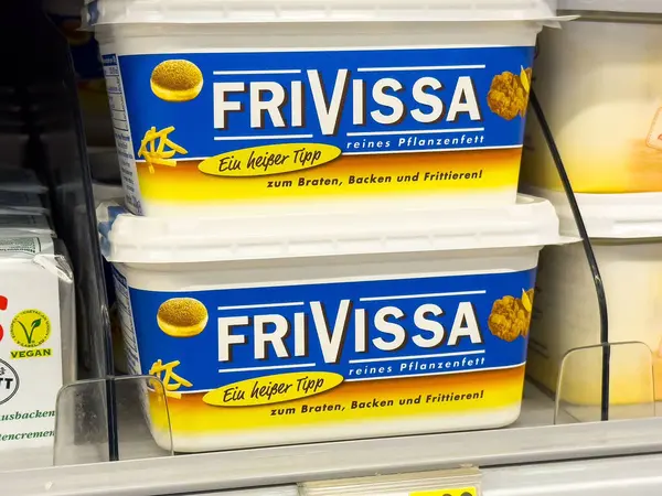 Markette sebze bazlı ikiz konteynırlar var..