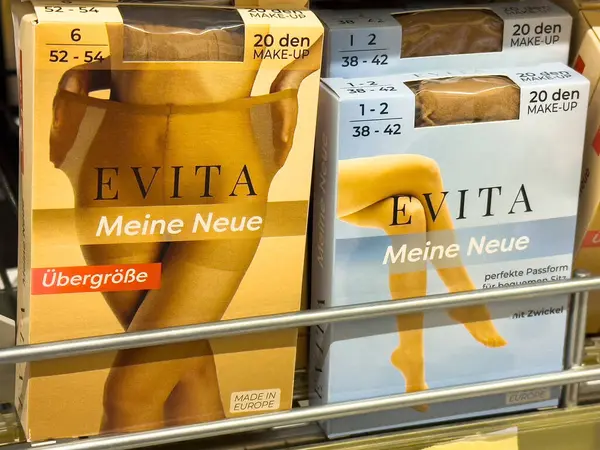 Boyut ve renk değişimlerine sahip Evita meine neue çorap ambalajı görüntüleme.