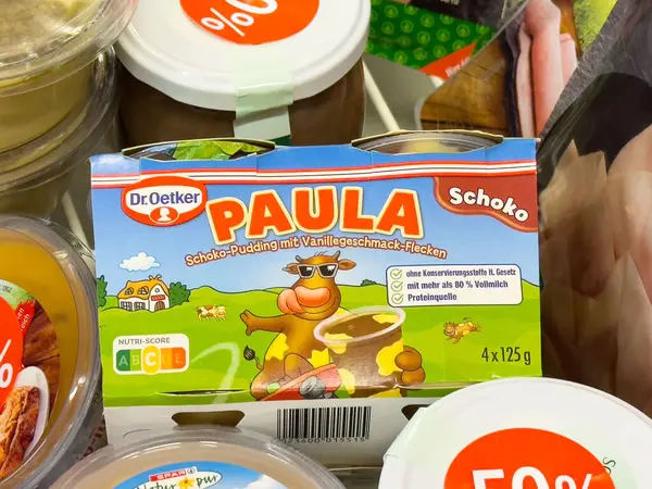 Vanilya aromalı ve beslenme puanı etiketli Dr. Oetker Paula Schoko..