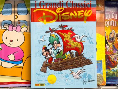 Renkli çizgi film çizimleriyle Disney çizgi roman kapağı.