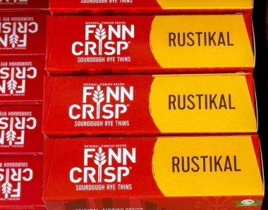 Finn Crisp rustikal sourdough çavdarı ambalajı inceltir.