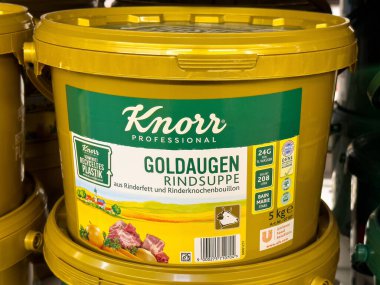 Knorr profesyonel goldern et suyu konteynırı büyüklüğünde..
