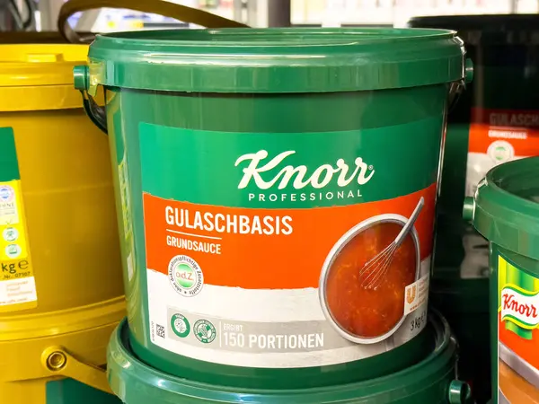 Knorr profesyonel gulaschbasis sos karıştırma kabı depolama ekranında.