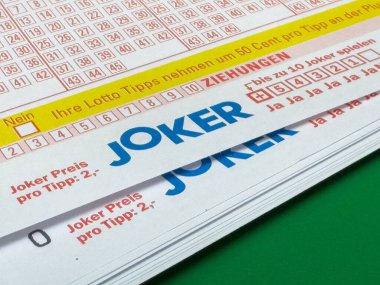 Joker oyun seçeneği ve sayı şebekeleriyle Alman loto bileti.