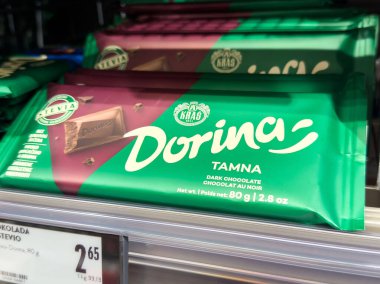 Dorina Tamna siyah çikolata ve stevia sergileniyor..