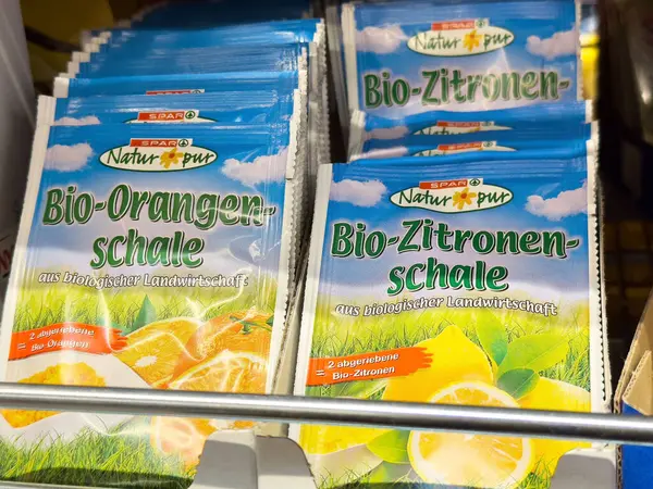 Markette organik narenciye kabuğu ambalajı görüntüsü.