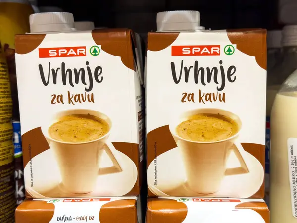 Kahve kreması ambalajı kremalı kahve görüntüsüyle sergileniyor.