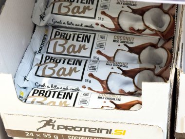 Protein çubukları hindistan cevizi sütlü çikolata aromalı..