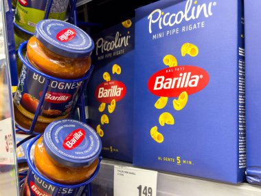 Barilla mini boru rigate ve manavda bolonez sosu sergisi.