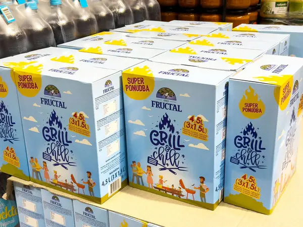 Fructal ızgara ve soğutma suyu paketleri mağazada sergileniyor.