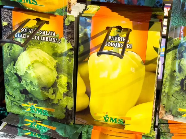 Bahçe tohumları taze marul ve sarı biber içerir..