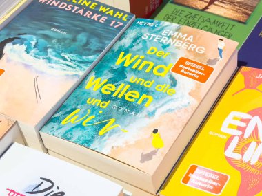 Emma Sternberg 'in roman sergisi: der wind und die wellen.
