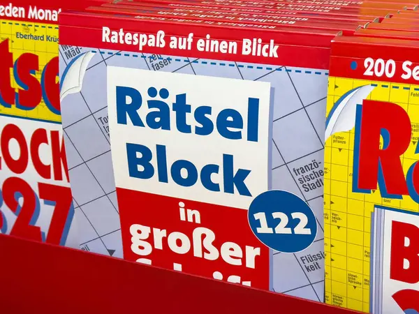 Almanca büyük yazdırılmış bulmaca kitapçığı.