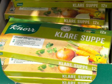 Knorr klare soğan ve şifalı ot tedarik paketi.