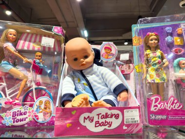 Villach, Avusturya - 30 Temmuz 2025: Barbie bebekler, 