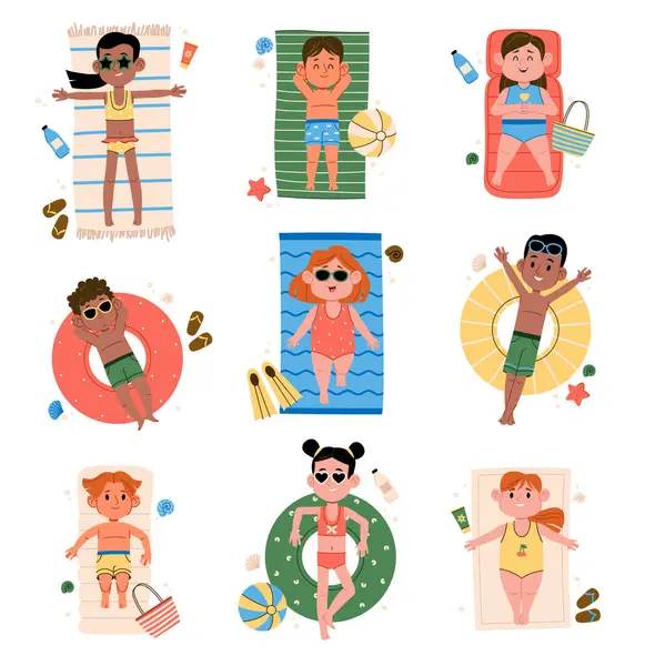 Tatlı çocuk çizgi film karakterleri battaniyede güneşleniyorlar ve yüzen yatak ve yüzükler güneşli kumsalda dinleniyorlar beyazlar üzerinde izole edilmişler. Neşeli oğlanlar ve kızlar açık havada yaz etkinliği çizimi