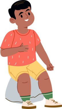 Gündelik giysiler içinde neşeli bir çocuk düz bir tarzda çizilmiş dostane bir ifadeyle bir kayanın üzerinde oturur. Çocuk şort ve desenli bir gömlek giyiyor, neşeli bir hava yayıyor. Çizgi film vektör illüstrasyonu.