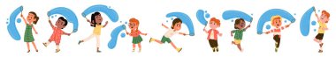 Çocuklar neşeli bir çizgi film tarzında su sıçramalarıyla neşeyle koşar. Çocuklar canlı ve dinamik bir şekilde tasvir edilmiş, neşeyle su oyununa katılırlar. Çizgi film vektör illüstrasyonu.