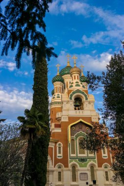 Nice 'in merkezindeki Ortodoks St. Nicholas Kilisesi. Fransa 'daki Hıristiyanlara inanmak. Dikey Fotoğraf. Yüksek kalite fotoğraf