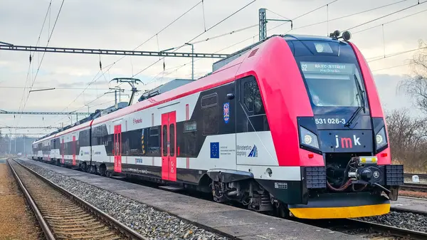 Holubice, Çek Cumhuriyeti - 24 Ocak 2025: Çek Karayolları şirketinin yeni treni S2, 2024 yılında Holubice 'ye koşmaya başladı. Yüksek kalite fotoğraf