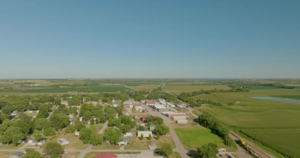 Vue Aérienne Sterling Nebraska Caméra Descend Lentement Les Voies Ferrées — Video