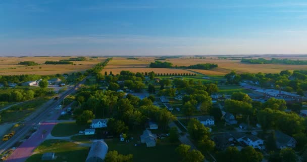 Lucht Van Lyon Nebraska Zoek Naar Huizen School Met Landbouwgrond — Stockvideo