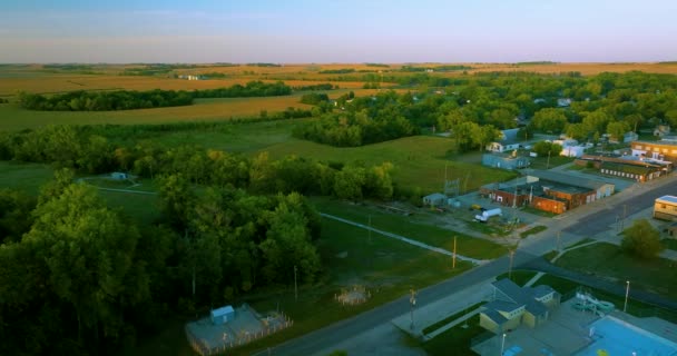 Aerial View Lyons Nebraska Camera Slowly Looks Right Revealing Lyons — Stock Video