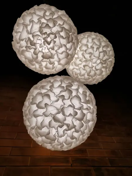 Beyaz 3D desenli top asılı lamba